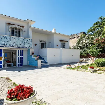Amazing In Laura With Outdoor Swimming Pool * Paestum