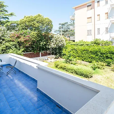 Amazing In Laura With Outdoor Swimming Pool Holiday home Paestum
