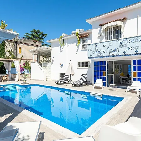Amazing In Laura With Outdoor Swimming Pool Paestum