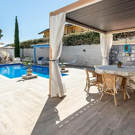Holiday home Amazing In Laura With Outdoor Swimming Pool Paestum